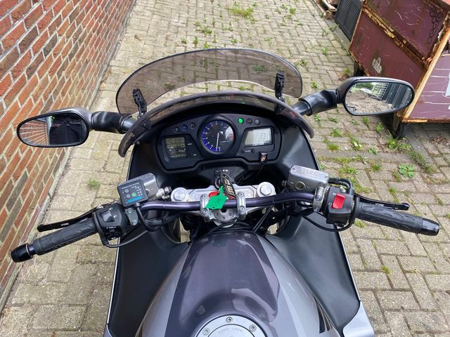 honda - cbr-1100--xx-super-blackbird