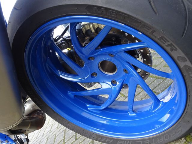bmw - hp-2-megamoto