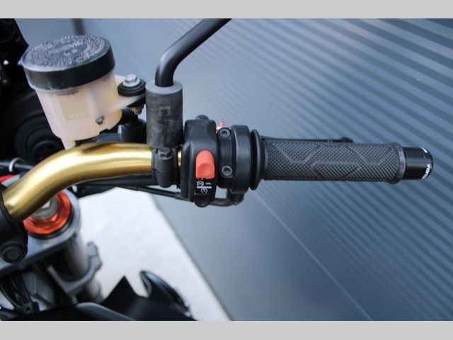 aprilia - tuono-1000-r