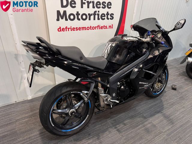 triumph - sprint-st-1050-abs