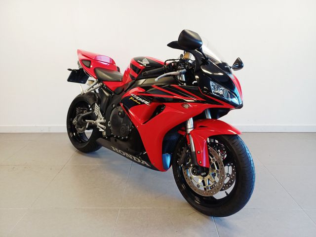 honda - cbr-1000-rr-fireblade