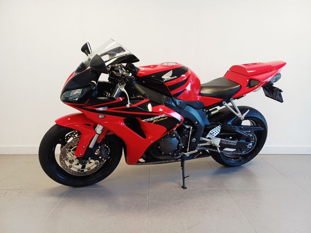honda - cbr-1000-rr-fireblade