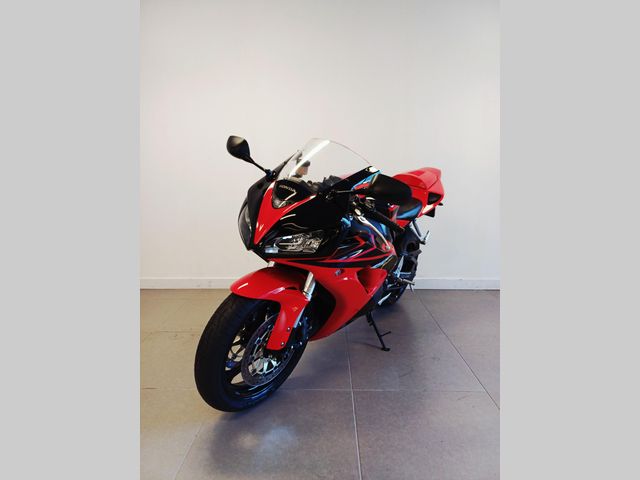 honda - cbr-1000-rr-fireblade