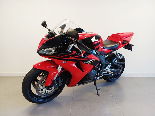 honda - cbr-1000-rr-fireblade