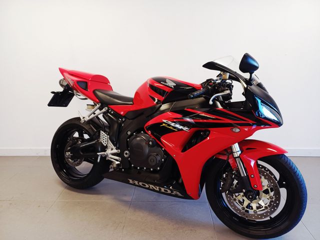 honda - cbr-1000-rr-fireblade