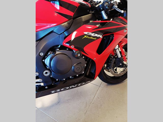 honda - cbr-1000-rr-fireblade