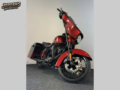 HARLEY-DAVIDSON STREET GLIDE SPECIAL FLHXS – foto 2