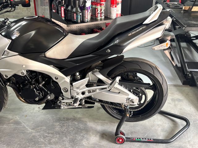suzuki - gsr-600-a