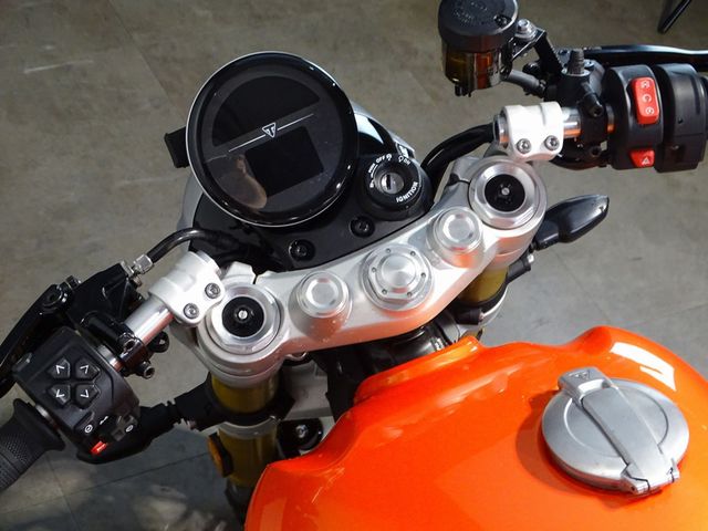 triumph - speed-twin-1200-rs