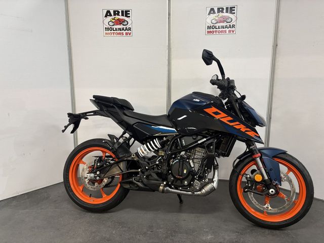 ktm - 125-duke