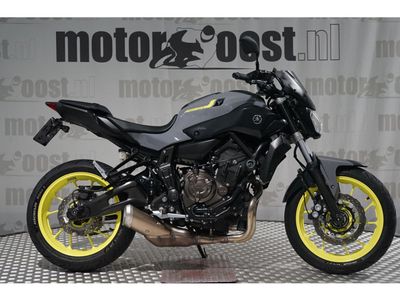 YAMAHA MT 07 – foto 2