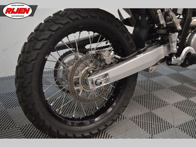 suzuki - dr-z-4-s