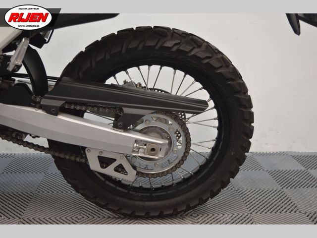 suzuki - dr-z-4-s