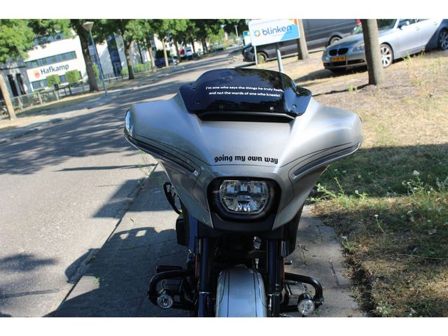 harley-davidson - cvo-street-glide