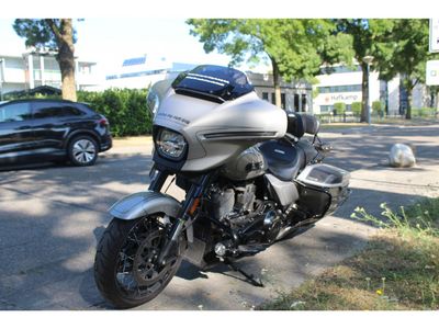 HARLEY-DAVIDSON STREET GLIDE CVO – foto 3