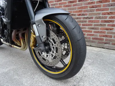 TRIUMPH STREET TRIPLE 675 – foto 3