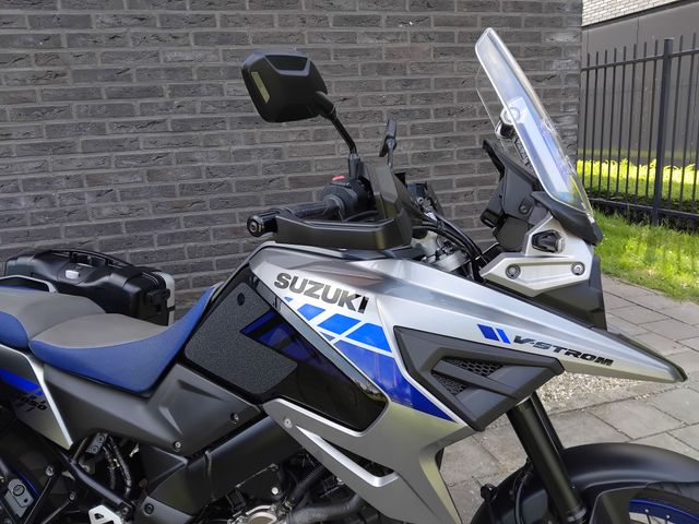 suzuki - v-strom-1050-a