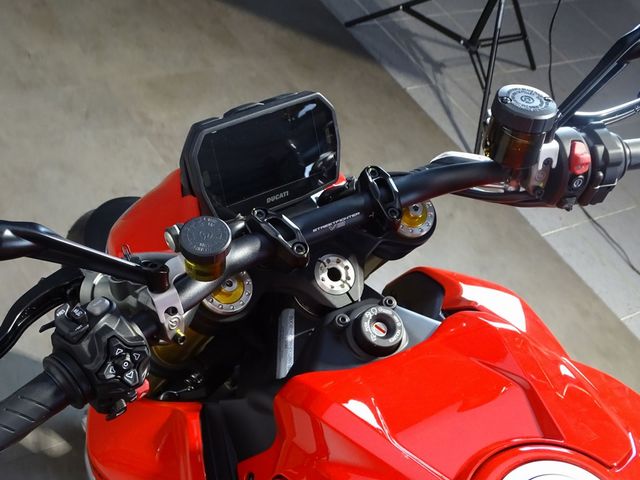 ducati - streetfighter-v2-s