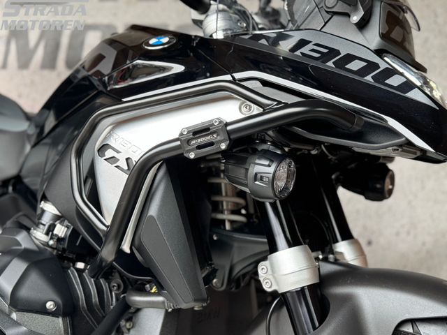 bmw - r-1300-gs-triple-black