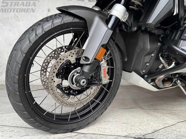 bmw - r-1300-gs-triple-black