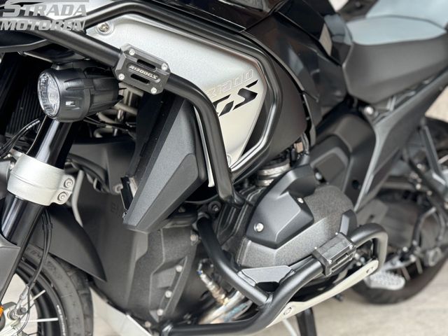 bmw - r-1300-gs-triple-black