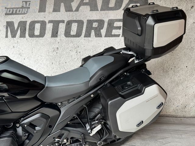 bmw - r-1300-gs-triple-black