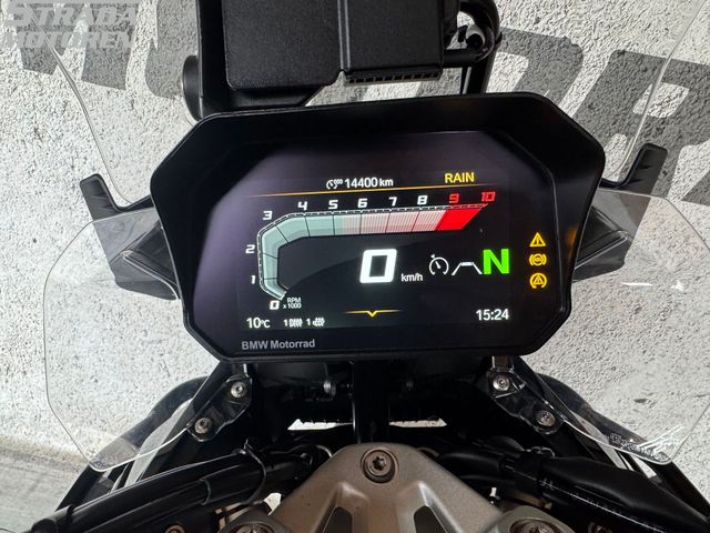 bmw - r-1300-gs-triple-black