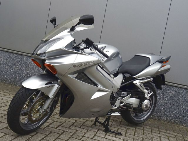 honda - vfr-800-fi-vtec