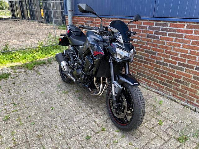 kawasaki - z900
