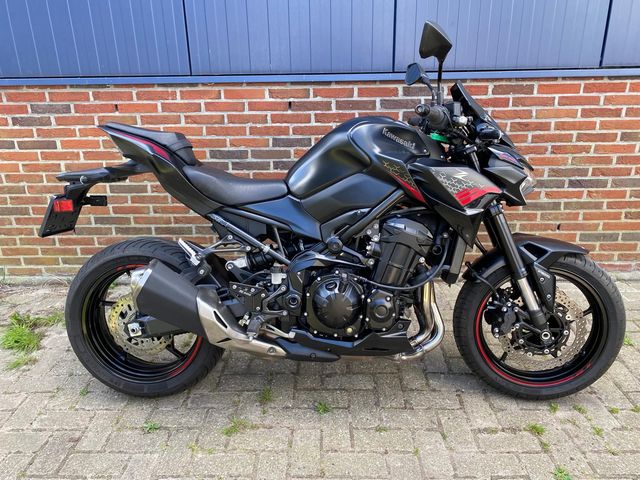 kawasaki - z900