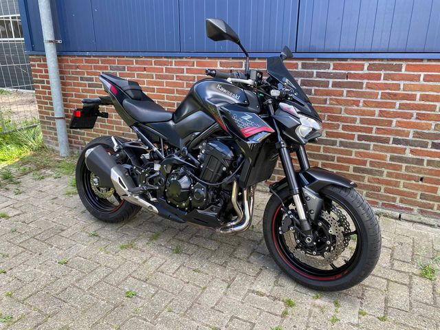 kawasaki - z900