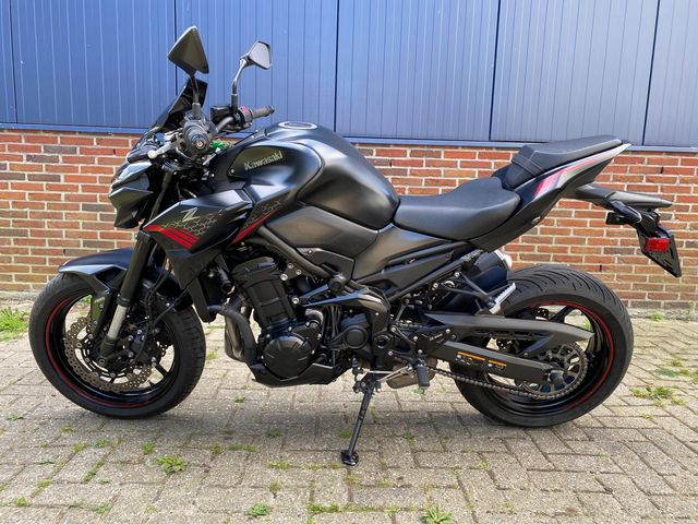 kawasaki - z900
