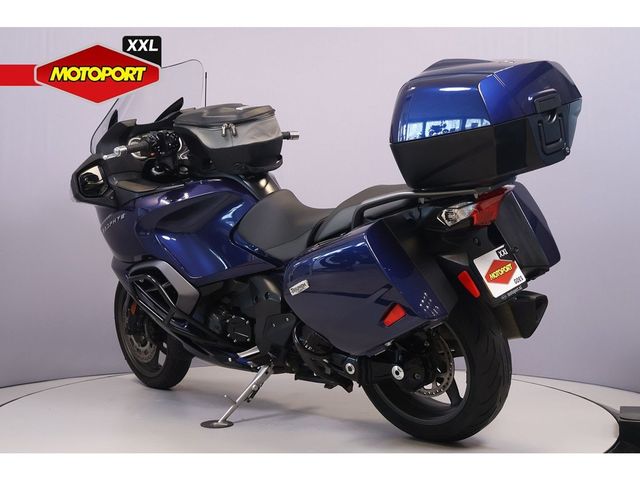 triumph - trophy-1215-se