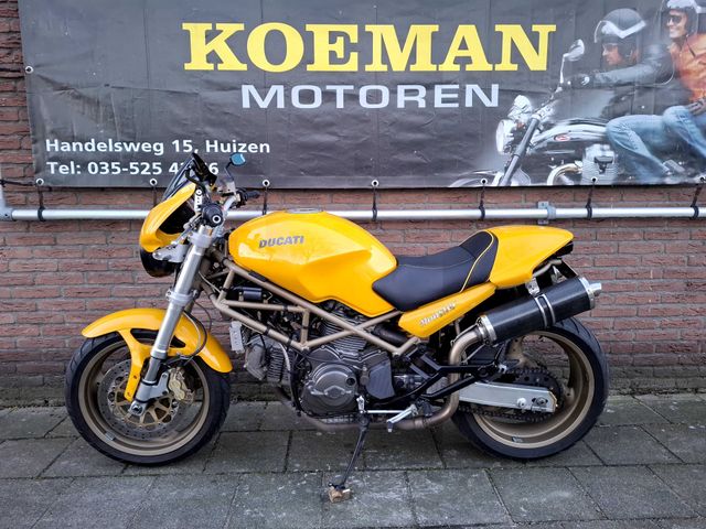 ducati - m-900-monster