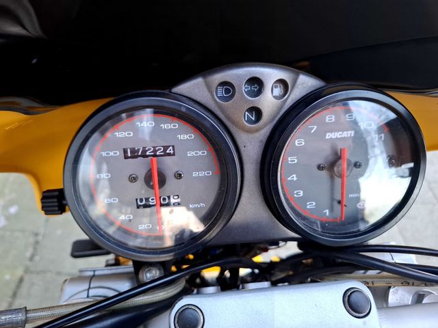 ducati - m-900-monster