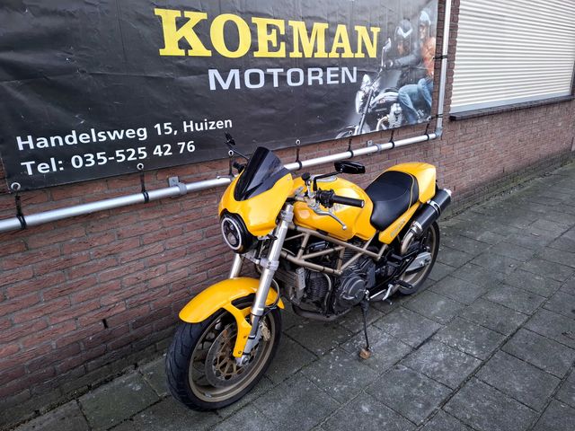 ducati - m-900-monster