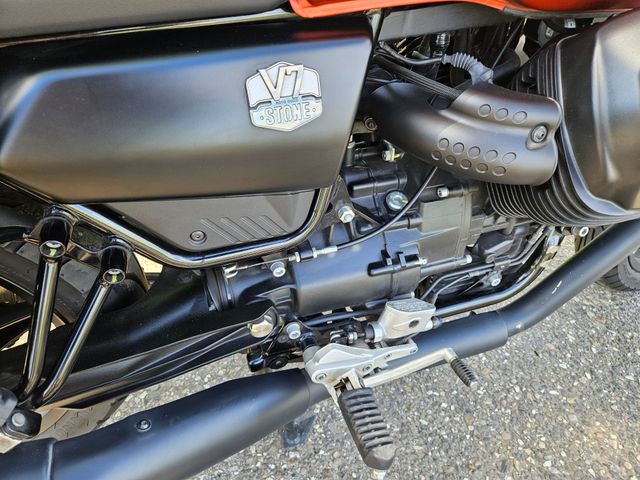 moto-guzzi - v-7-stone-850