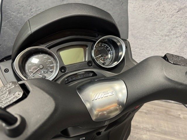 piaggio - mp3-300-hpe-sport