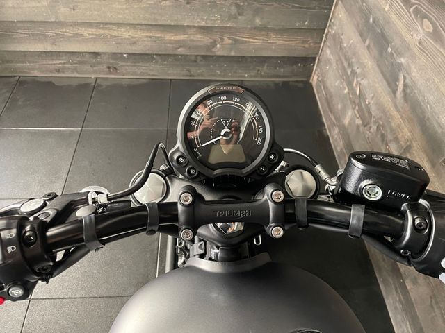 triumph - bonneville-bobber