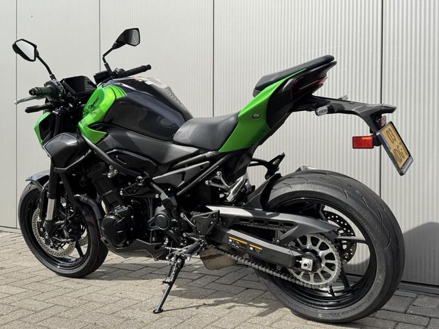 kawasaki - z900
