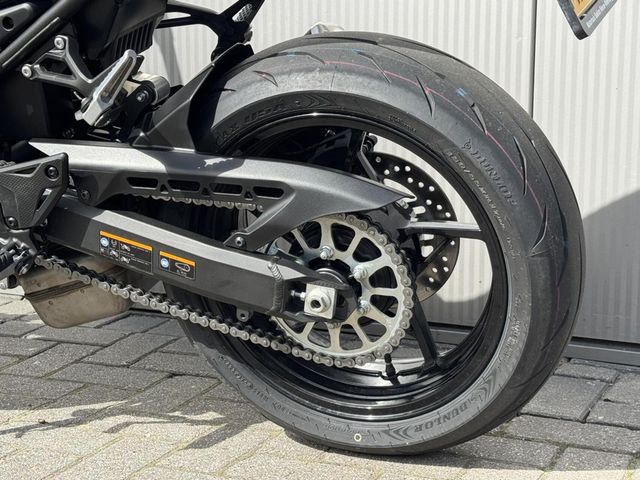 kawasaki - z900
