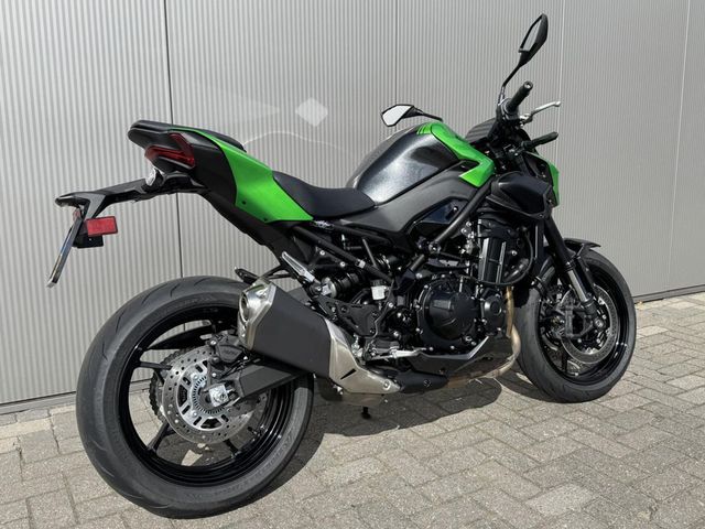 kawasaki - z900