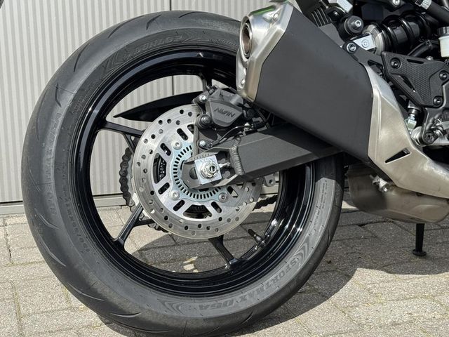 kawasaki - z900