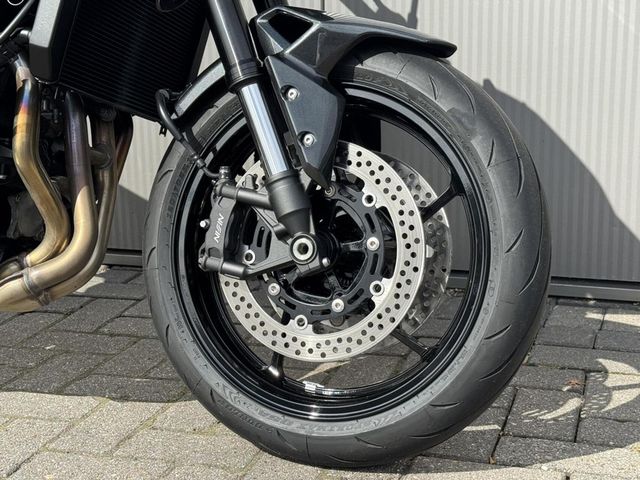 kawasaki - z900