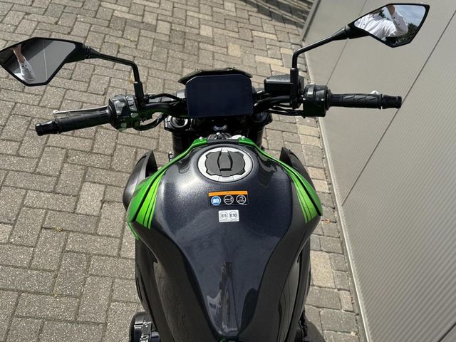 kawasaki - z900