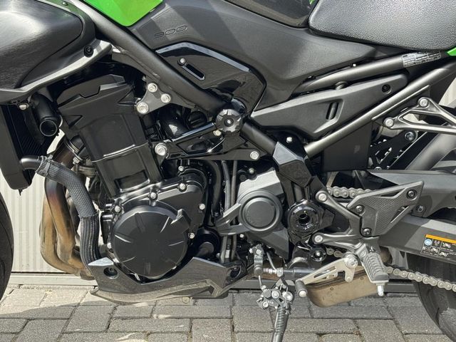 kawasaki - z900