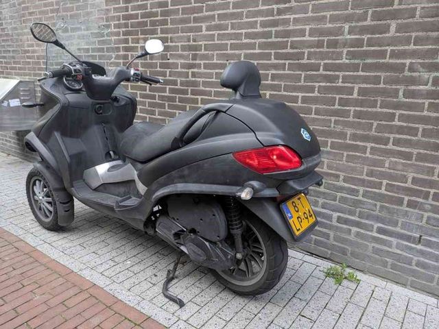 piaggio - mp3-300