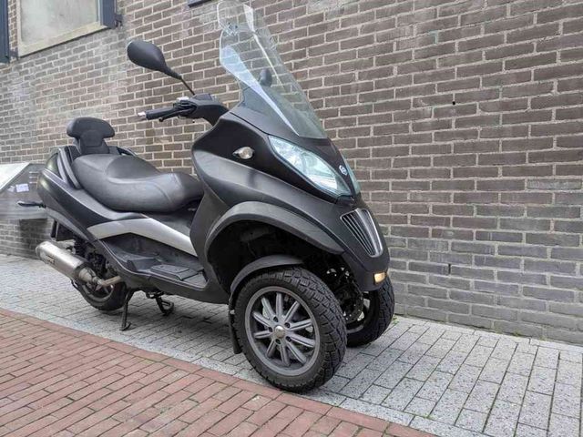 piaggio - mp3-300