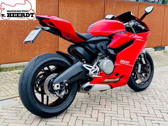 ducati - 899-panigale