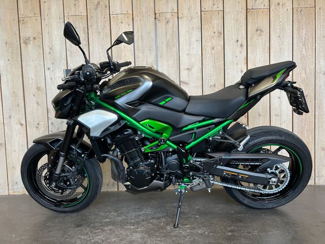 kawasaki - z900